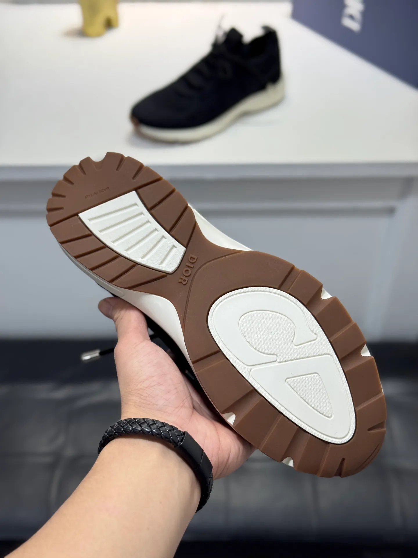 Men's shoes💰400【New style】🎠🎠Dior🔍Top purchasing agent🇮🇹 Di The new super-popular sneakers from the popular sneakers are synchronized with the new counters. The uppers are made of flying woven fabrics, and the logo logo on the tongue is perfectly reproduced with complex craftsmanship that is a must-have for fashionistas. The soles: the original soles are specially provided by the original factory, and the exclusive molded soles are super comfortable. The original factory orders, 🔍🔍multiple colors are available, you can go in and out of the counter at will, welcome to compare, a must-have for fashionable men. Code number: 38-44 (45 customized
